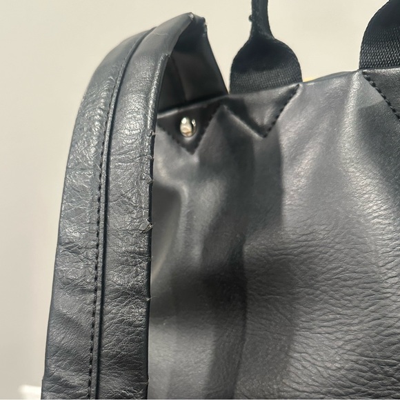 MAT & NAT Backpack - Picture 2 of 3